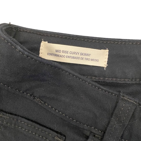 Universal Thread NWT Mid-Rise Curvy Skinny No Fade Black Jeans 2 | 26 Waist - Picture 4 of 12